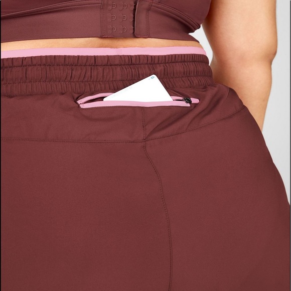 Fabletics Hali Run Short 3.5 - Picture 8 of 8